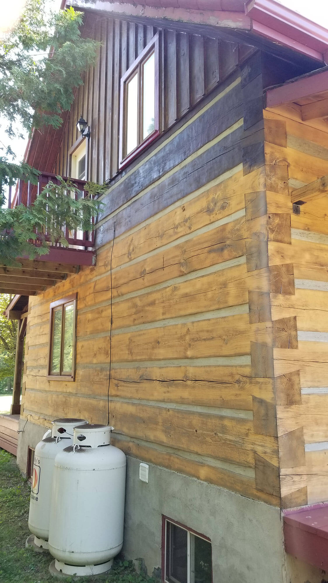 log wood home cottage Staining